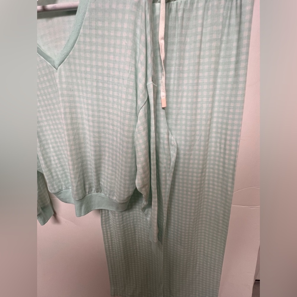 HONEY DEW SIZE SMALL LADIES LONG SLEEVE PAJAMA’S MINT GREEN & WHITE CHECKERED - Picture 2 of 11
